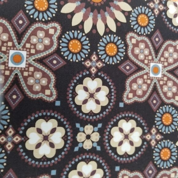 Vera Bradley 7.5" x 9.5" tablet case. - Picture 3 of 8